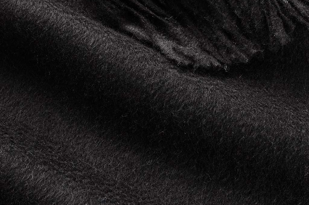 Alpine Cashmere Ripple Finish Wrap in Black
