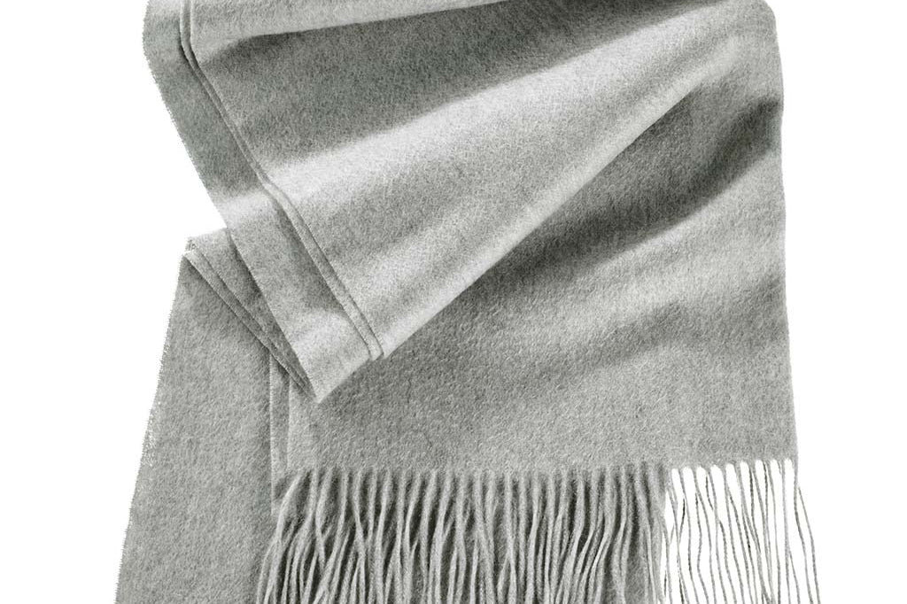 Alpine Cashmere Ripple Finish Wrap in Dove Gray
