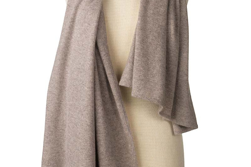 Alpine Cashmere's Luxurious Chunky Travel Wrap in Toast Brown